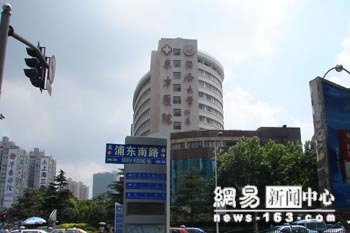 上海下岗女工免费换心肺死亡疑云