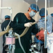 甘肃省古浪首批16名尘肺病患者赴北戴河诊疗