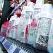 双酚A奶瓶诱发性早熟 欧盟禁用 国内不下架