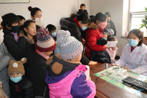 中国妇女发展基金会为内丘县中医院捐赠健康