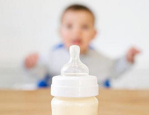 严管之下洋奶粉仍加码中国市场 七批次不合格