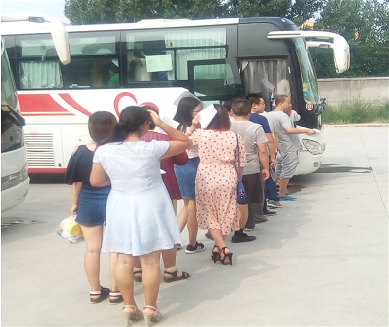 望都县中医医院组织职工进行无偿献血活动