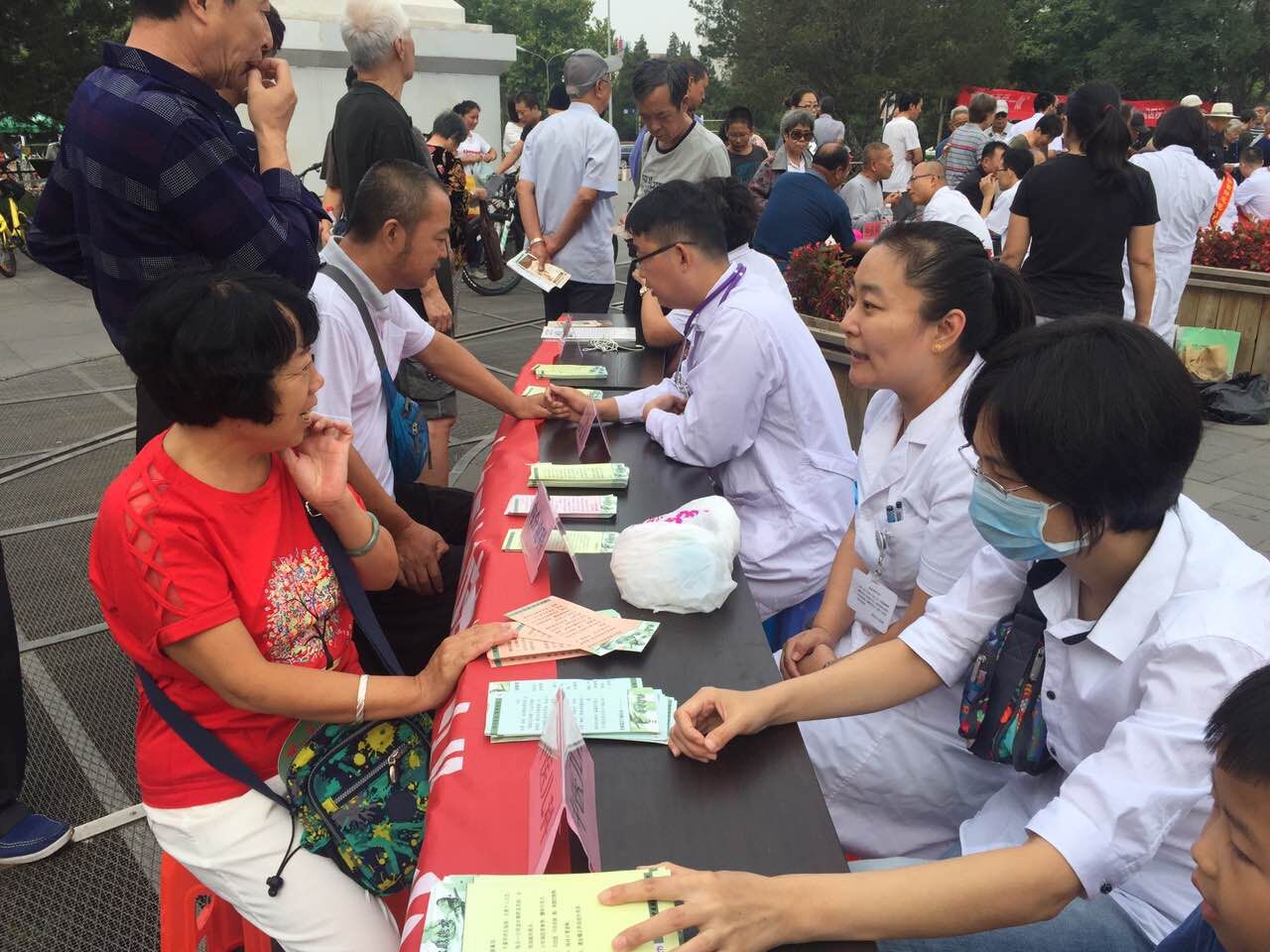 唐山市中医医院开展“服务百姓健康行动”活动