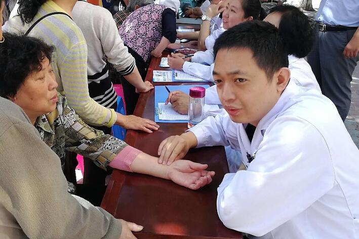 唐山市中医医院西院区启动走进社区义诊活动
