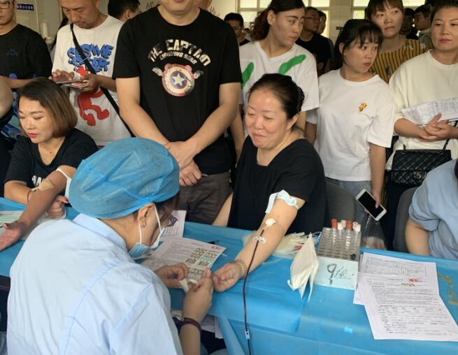 唐山市中医医院工会组织2019年无偿献血活动