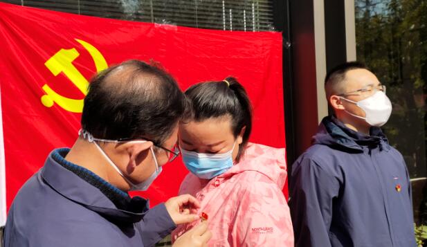 唐山市中医医院驰援武汉战疫护士一线火线入党