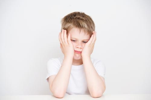 专家提醒：儿童抽动症莫慌，专业治疗有良方